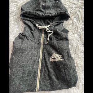 Nike sweater medium matching shorts listed